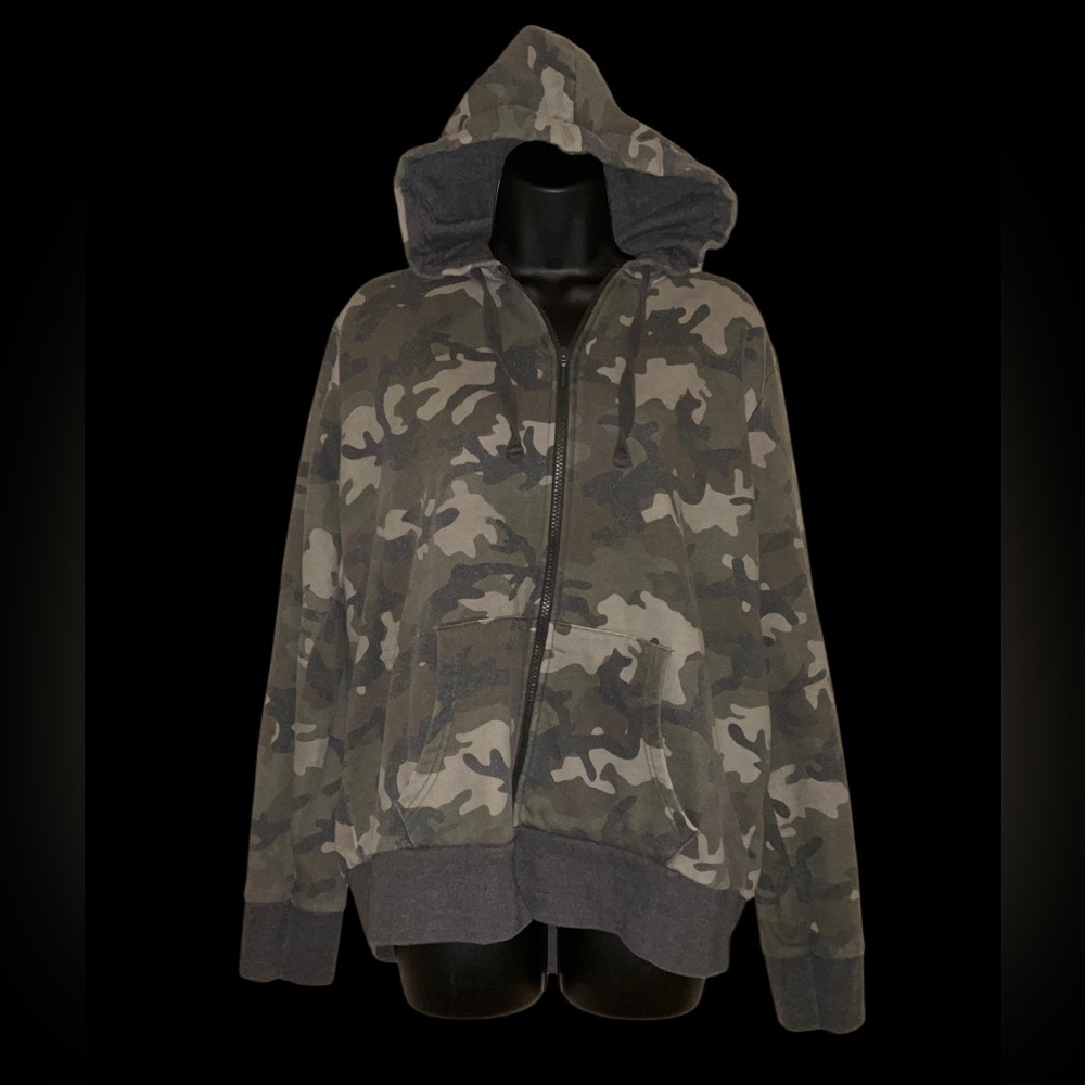 Time and Tru Camouflage Zip-Up Hoodie